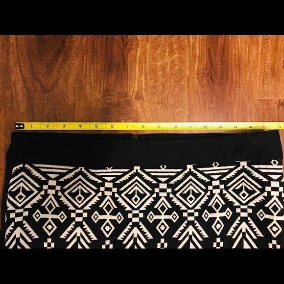 🌈Super cute pencil skirt- Size L - Picture 3 of 5